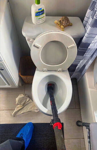 https://blockeddrainswanneroo.com.au/uploads/2025/07/blocked-toilet-54169.jpg