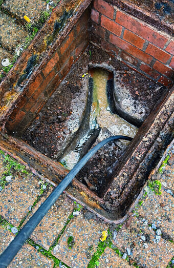 https://blockeddrainswanneroo.com.au/uploads/2025/07/hero-blocked-sewers-67191.jpg